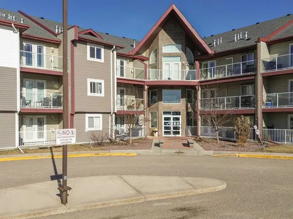 260 W Duston St #205, Red Deer, AB T4R 3G5