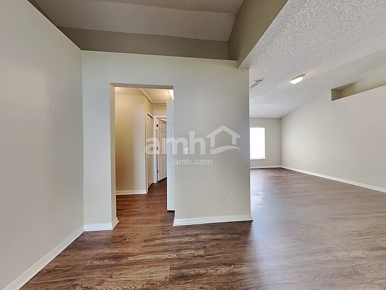 7405 Prosperity Park Rd N — Photo 4