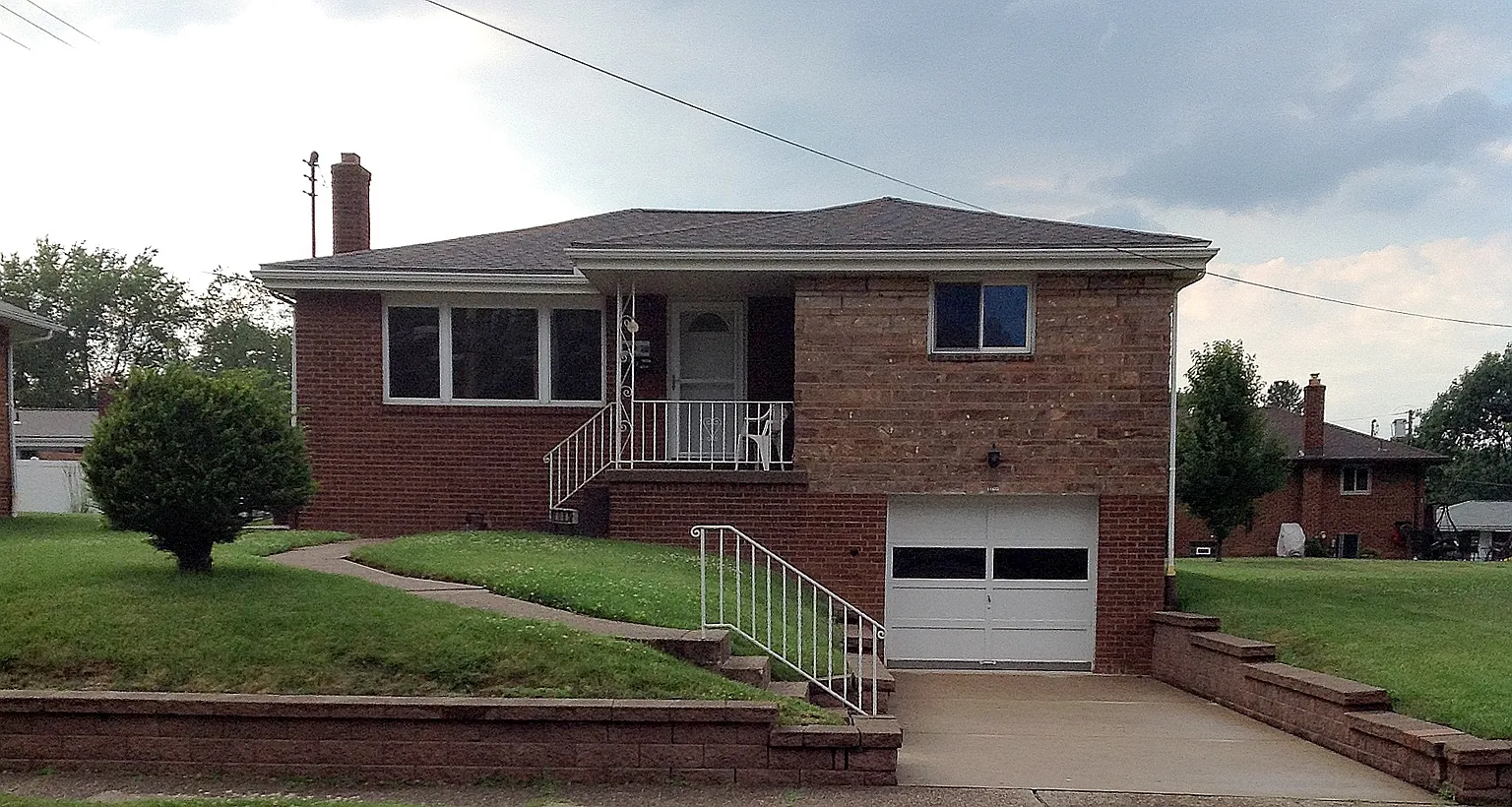1085 North Ave photo 1