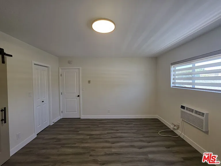 2228 20th St #5 — Photo 36