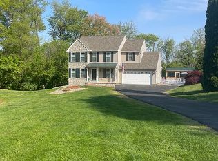 225 Country Dr, Oxford, PA 19363