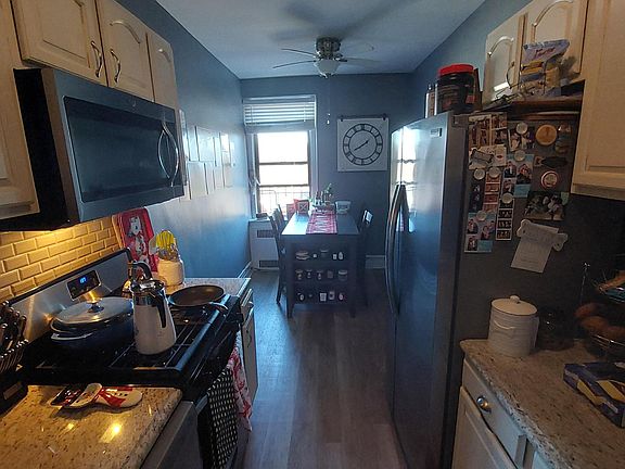 2nd image of 200 Hart Blvd