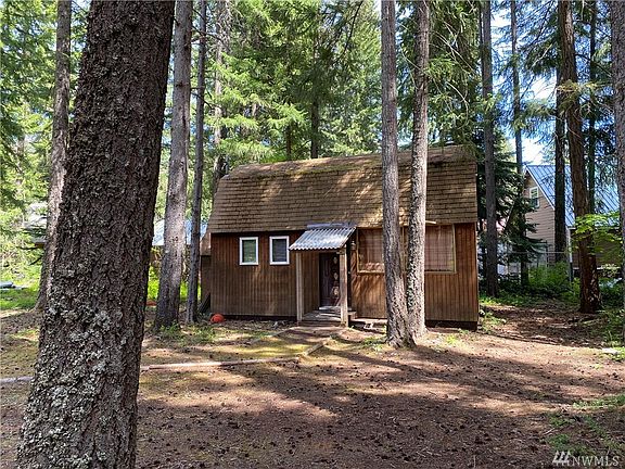 The little cabin offers great potential!