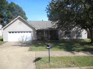 7124 Shadow Oaks Dr, Memphis, TN 38125