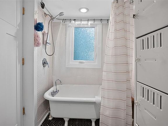 4th image of 5 Spruce St