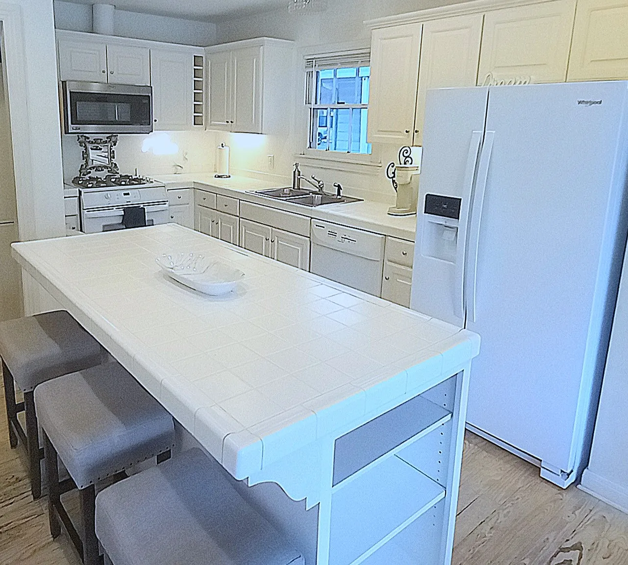 1914 W 38th Street — Photo 4