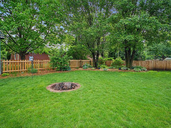 2nd image of 1905 SE Hawthorne Ridge Dr
