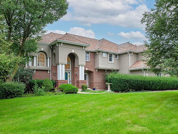 2nd image of 315 Bishop Ct