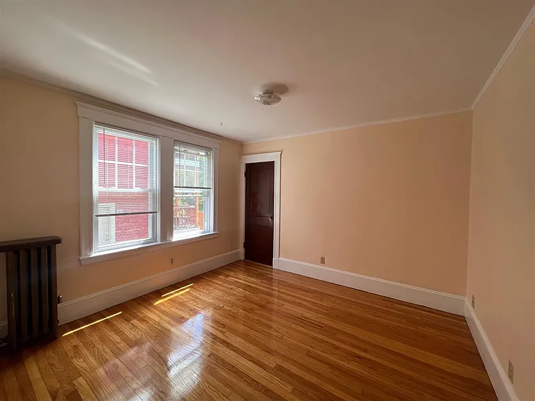 638 Huron Ave — Photo 7