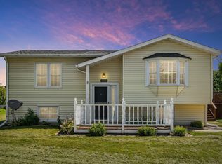 115 12th Ave NE, Oelwein, IA 50662