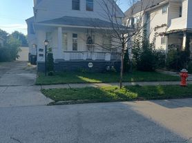 2-Bedroom Apartment in Quiet 4-Plex with Off-Street Parking