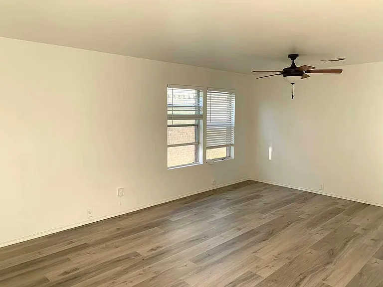 709 Cactus Trl — Photo 17