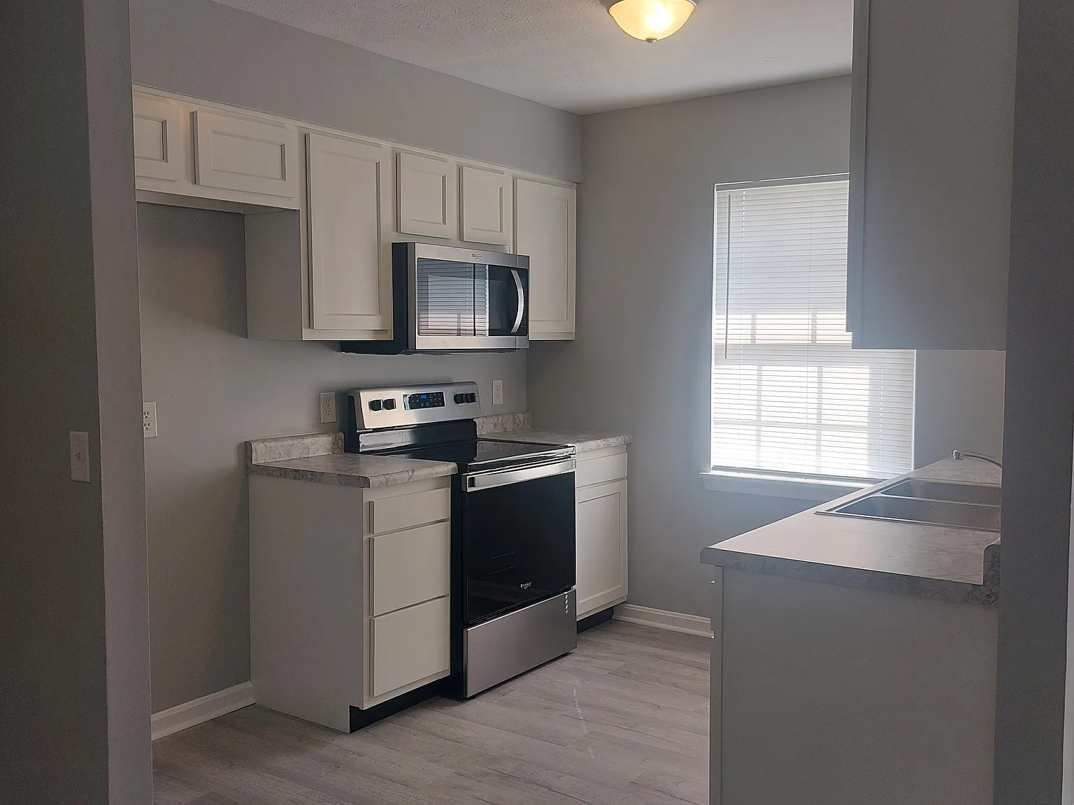 2 bed, 800 sqft, $1,150 — Photo 2