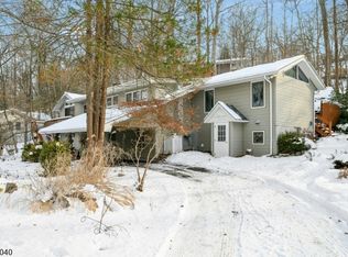153 Forest Lake Dr, Andover, NJ 07821