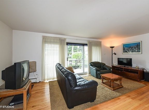 4th image of 941 8th Ave APT 1