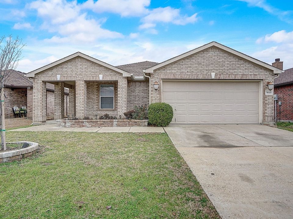 1st image of 1608 Princess Ln