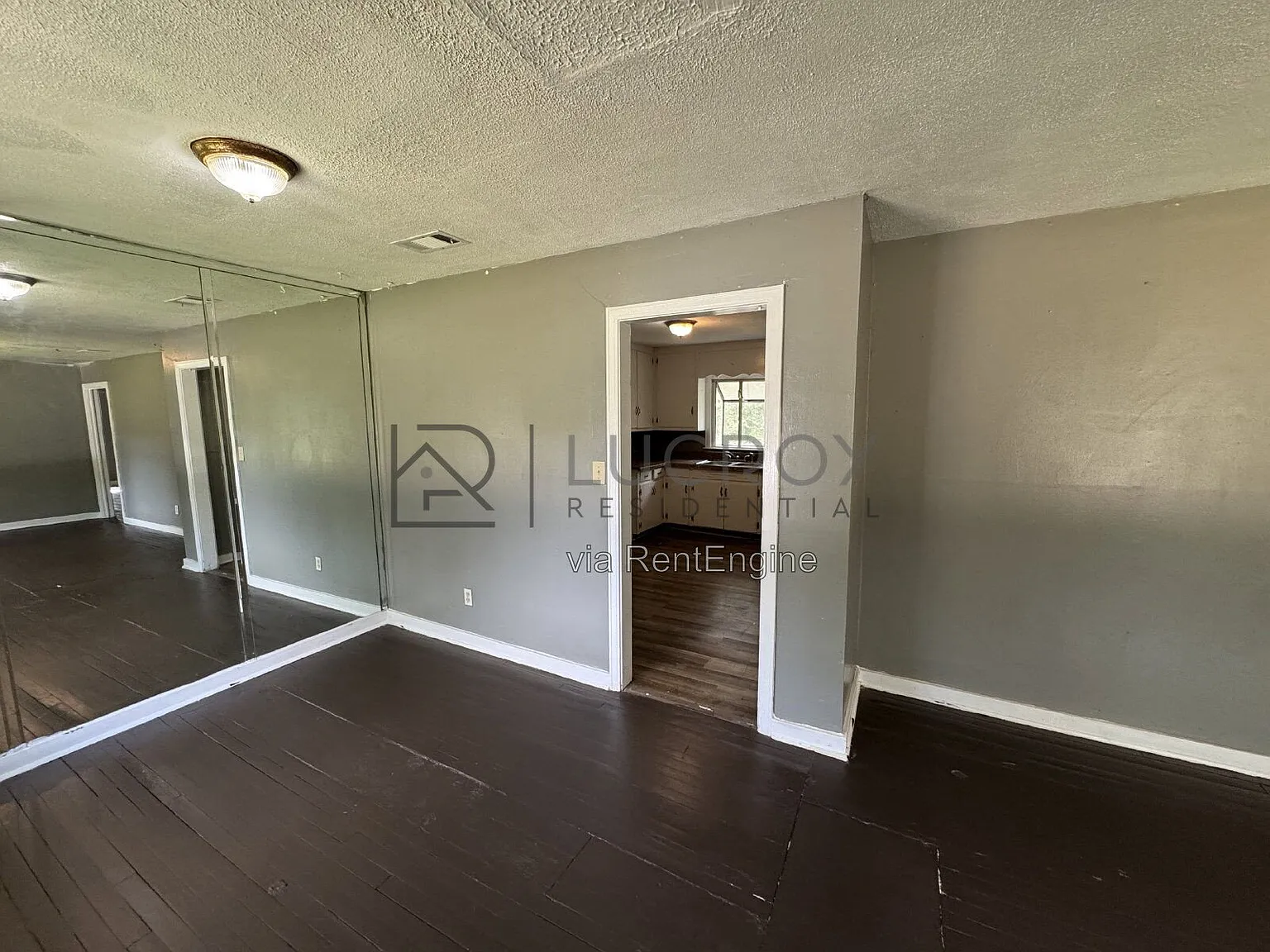 3 bed, 1.0 bath, 1032 sqft, $1,150 — Photo 3