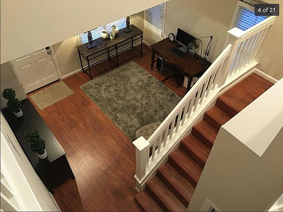 4th image of 515 Barron St