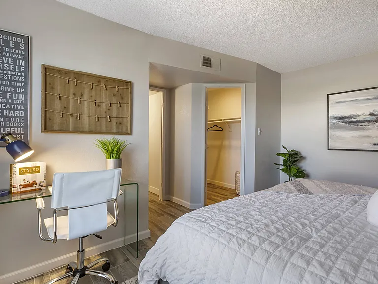 Presidio North Apartments — Photo 8