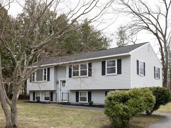 62 Lancaster Rd, Clinton, MA 01510