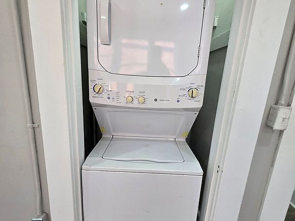 4th image of 430 Orange St #6