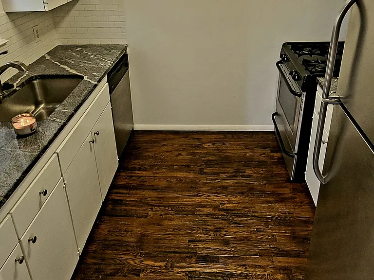6115 S Troost Ave — Photo 10