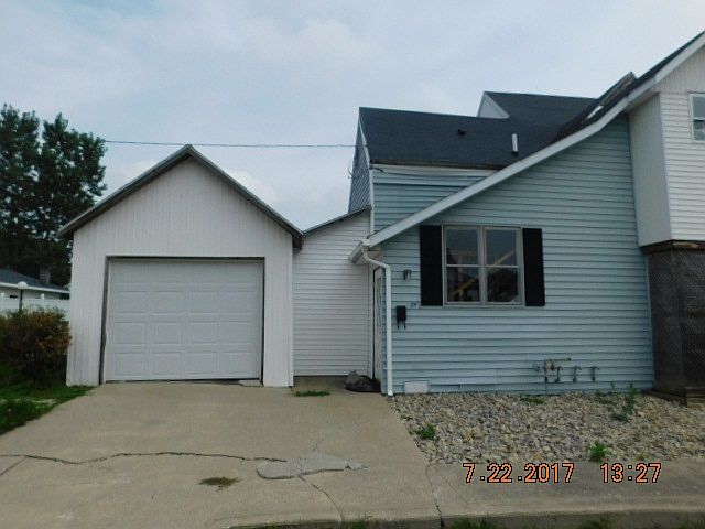 2nd image of 628 W Washington St #A