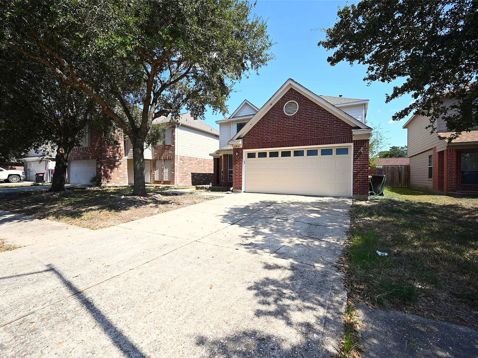4 bed, 2.5 bath, 2441 sqft, $1,850 — Photo 3