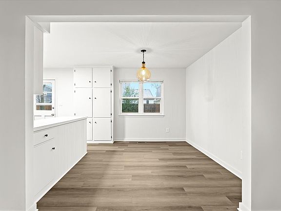 4th image of 1065 York St