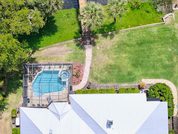 2nd image of 127 RIVER Road
