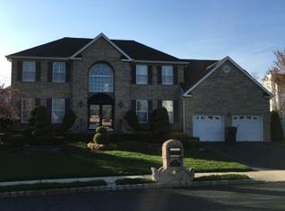106 Bond Dr, Morganville, NJ 07751