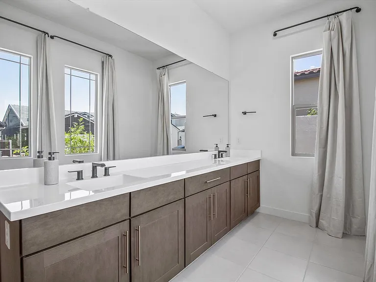 17254 W Vacaville St — Photo 15