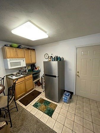 2nd image of 65 Crocker St #2