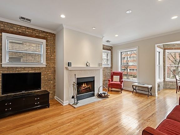 2nd image of 813 N Hinman St