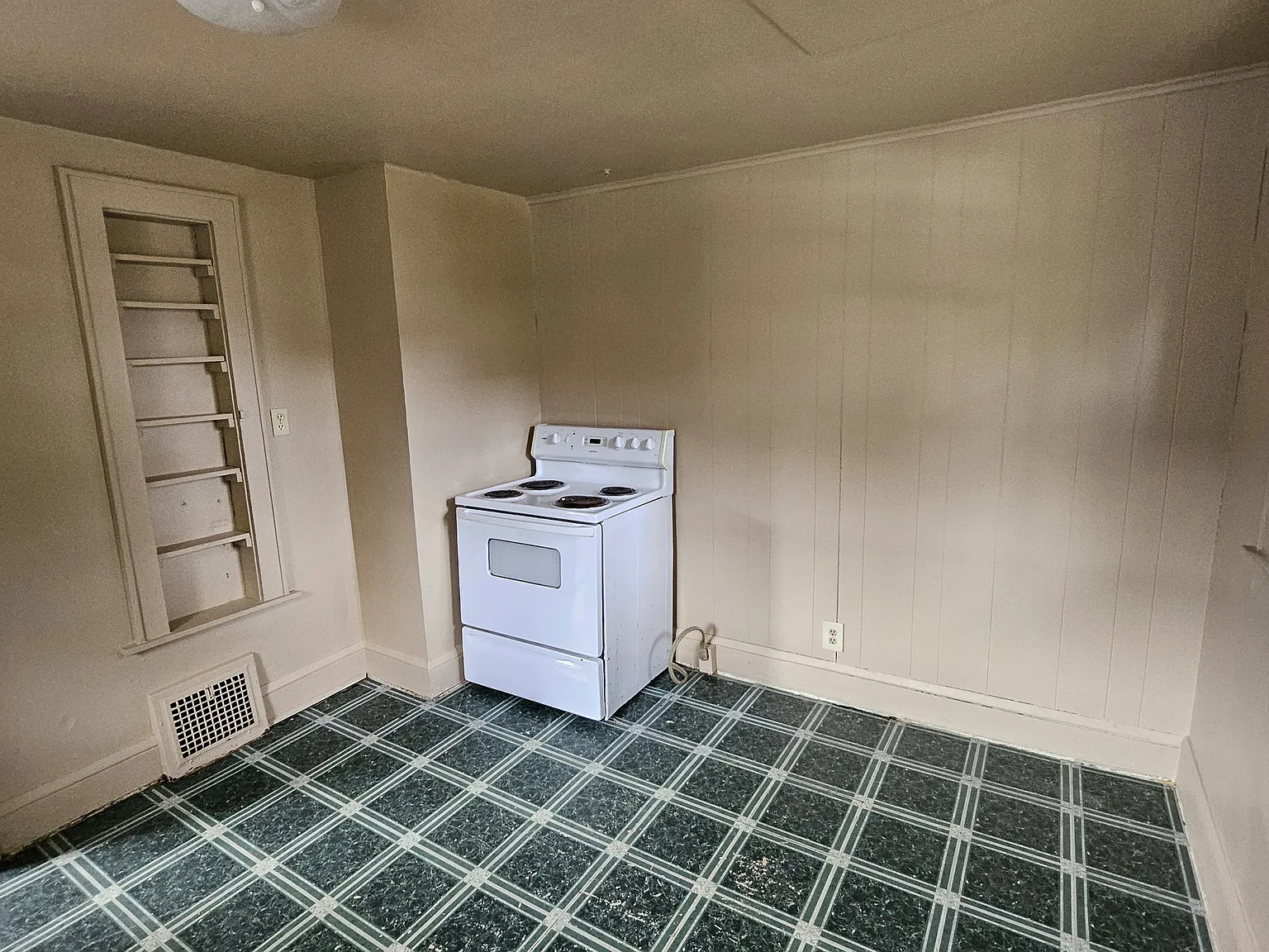 2 bed, 1180 sqft, $799 — Photo 3