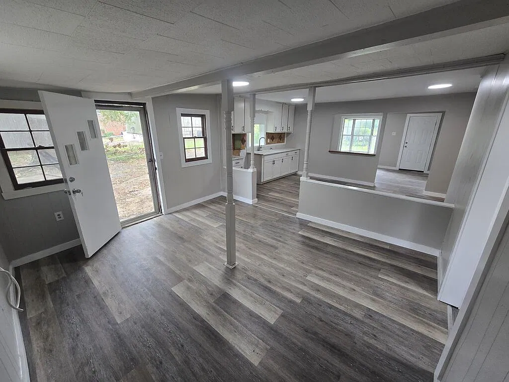 2 bed, 1008 sqft, $1,600 — Photo 4