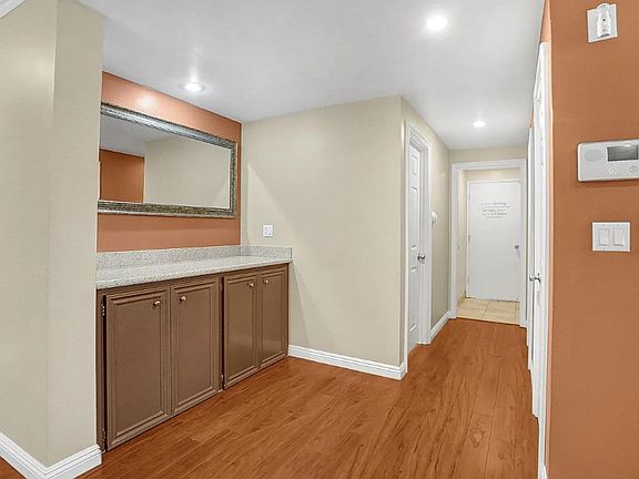 5th image of 1102 Oakhorne Dr