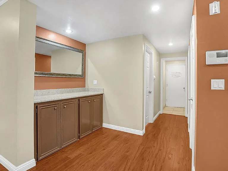 1102 Oakhorne Dr — Photo 5