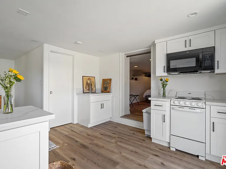 20402 Paradise Ln — Photo 35