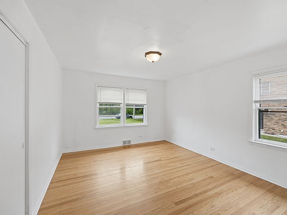 5th image of 2726 186th St