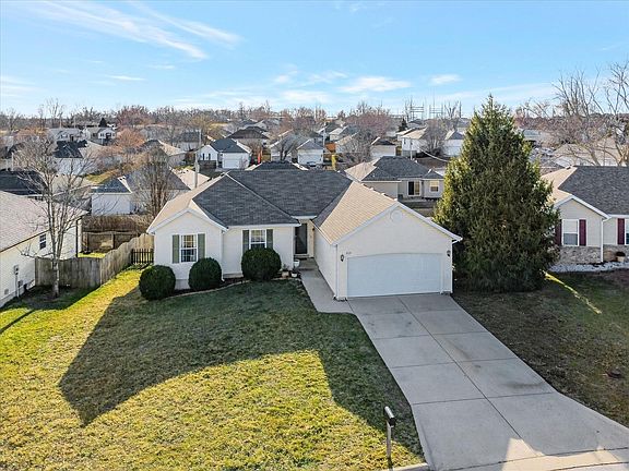 2nd image of 406 W Chestnut Road