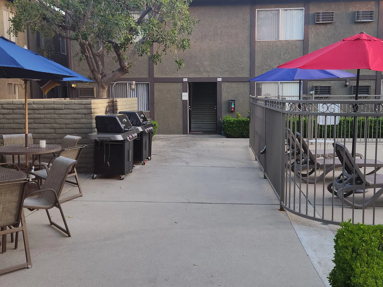 Sherman Pines Apartments — Photo 2