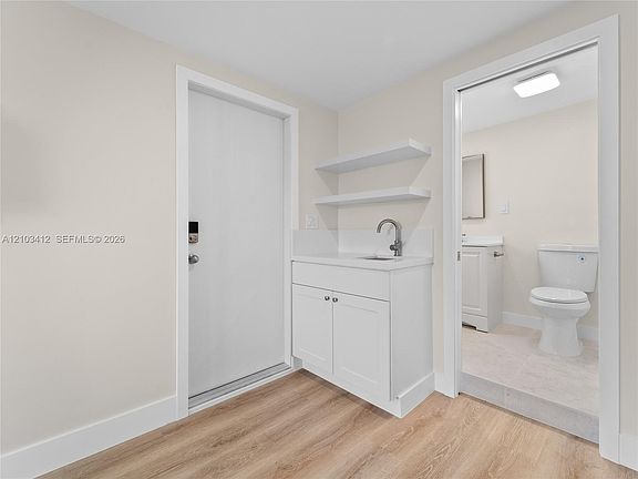 5th image of 7401 SW 38th St #A