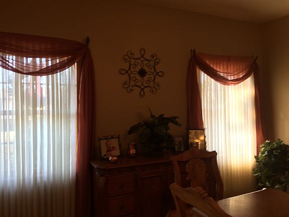 3rd image of 323 Sibley Ave