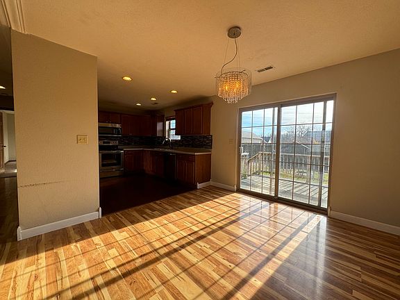 5th image of 119 La Vista Dr