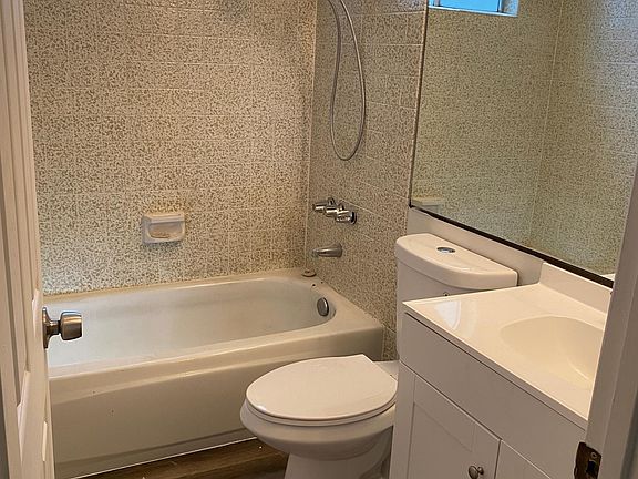 3rd image of 6912 Sylvan Glen Way