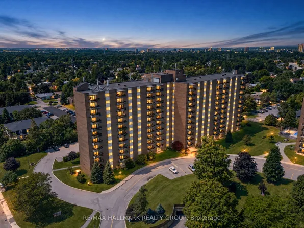 1505 Baseline Rd #313, Ottawa, ON K2C 3L4