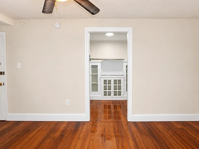 102 E Mount Airy Ave — Photo 7
