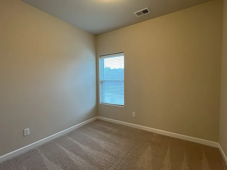 579 Crossland Dr — Photo 24