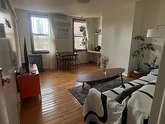 Rented by Nooklyn NYC LLC | media 21